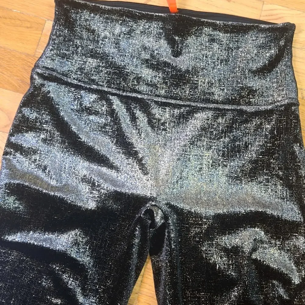 Spanx Velvet Shine Leggings Black/Gold size LG